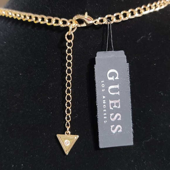 💝NWT Guess Stunning Rose Necklace - Picture 3 of 4